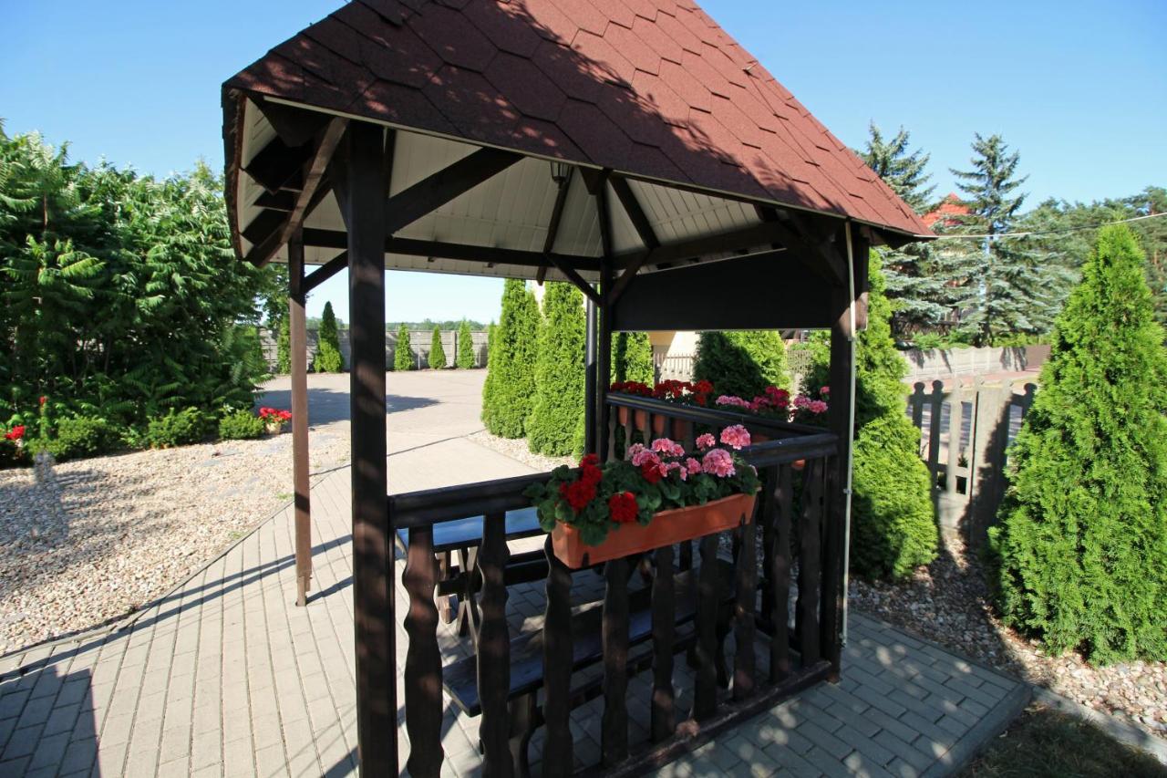 Bar Malwa Motel Aleksandrow Lodzki Exterior photo