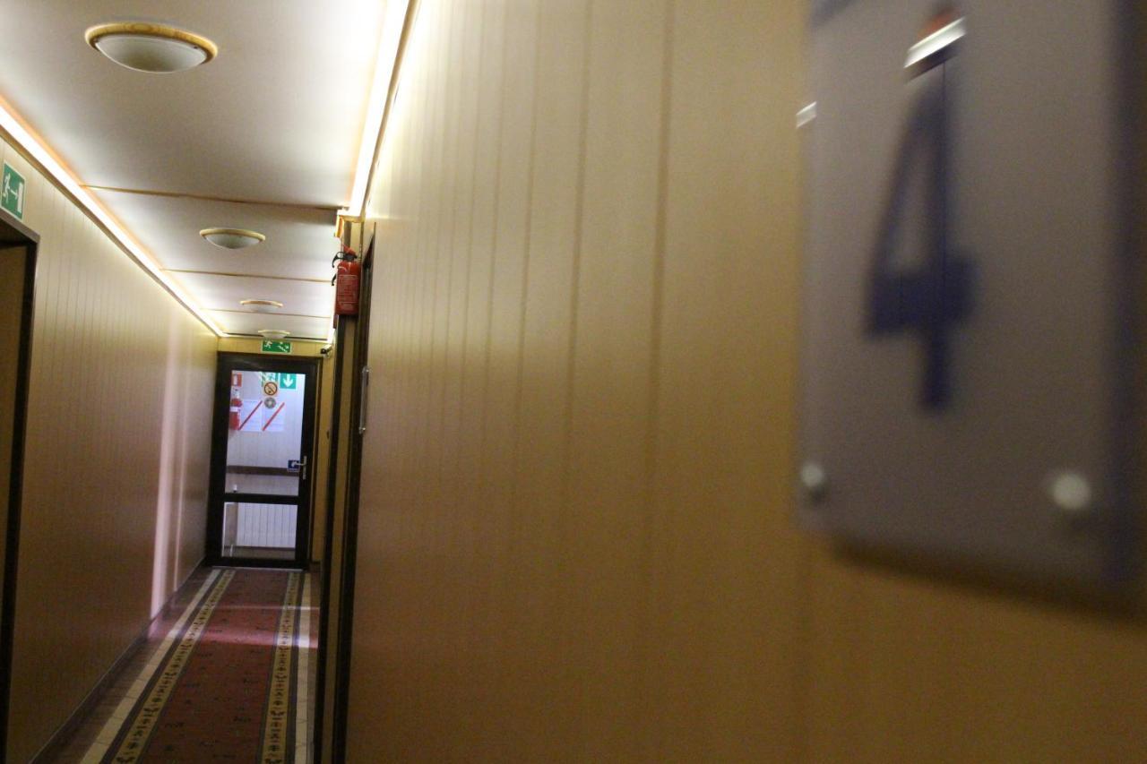 Bar Malwa Motel Aleksandrow Lodzki Exterior photo