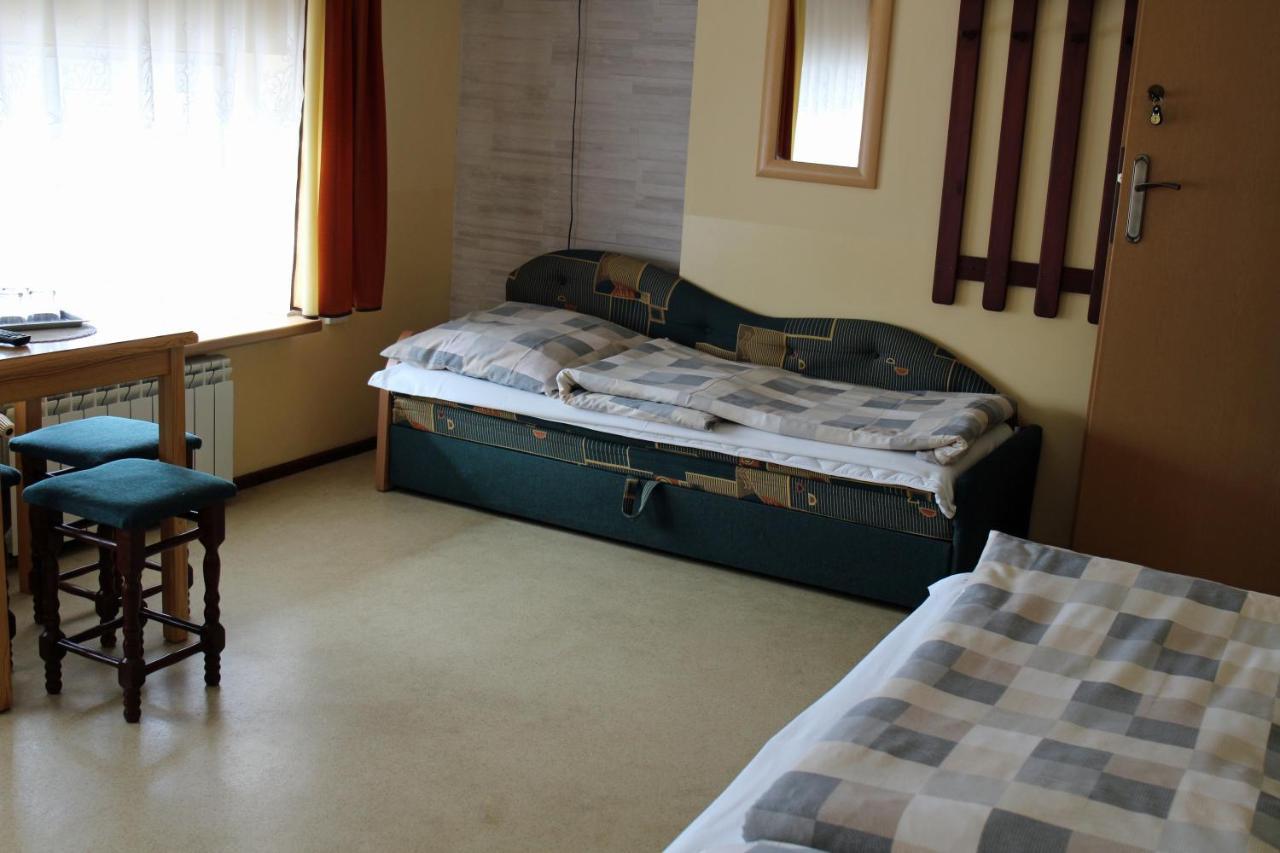Bar Malwa Motel Aleksandrow Lodzki Exterior photo