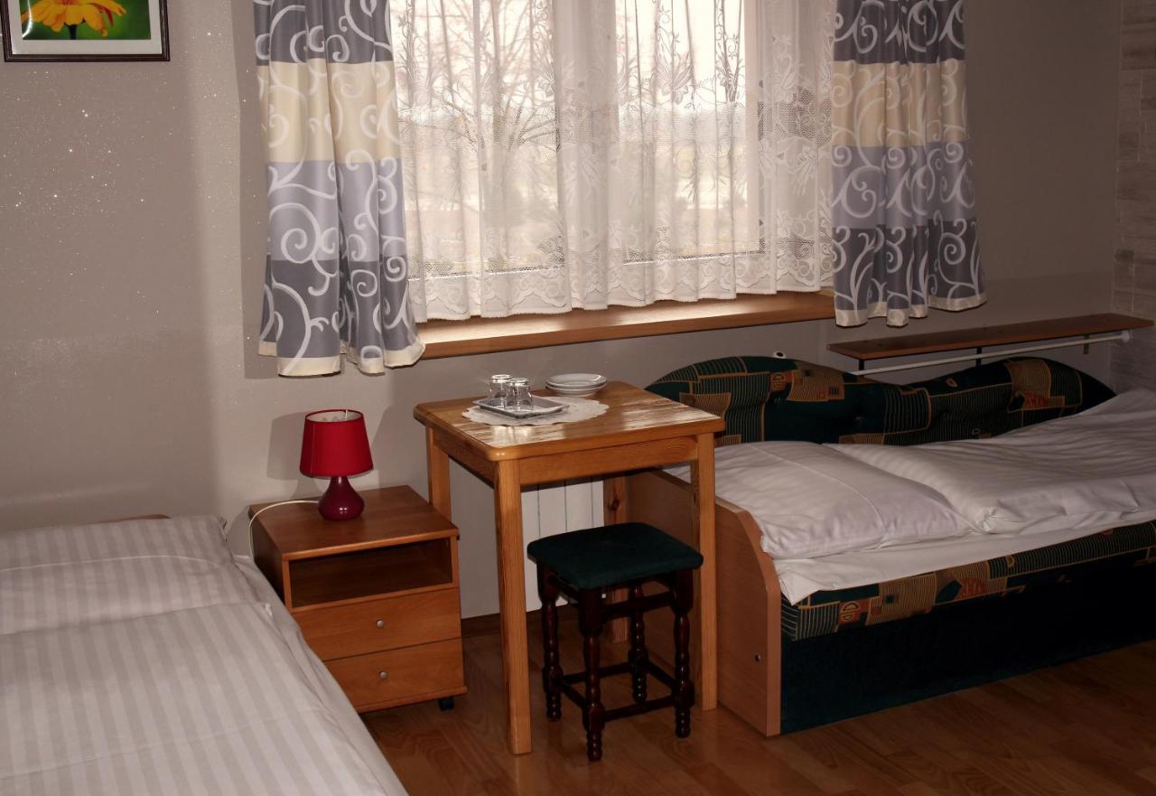 Bar Malwa Motel Aleksandrow Lodzki Exterior photo